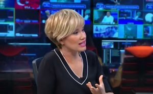 Gökhan Karakaş türkiyenin tematik kanalı Woman tv de yayınlanan Açık