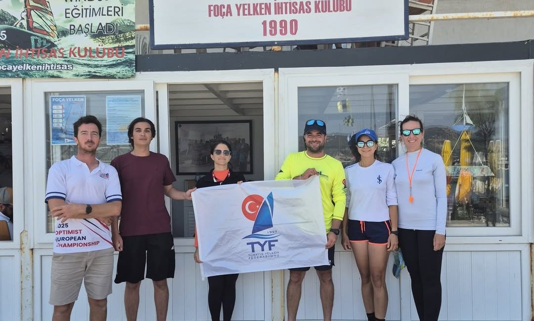 Yelkenli Tekne Eğitmeni Kursu İzmir’de Başarıyla Tamamlandı 10-13 Haziran 2025 tarihleri arasında Yelken Eğitim Sistemi (YES) kapsamında
