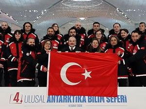 4. Ulusal Antarktika Bilim Seferi heyeti, Sanayi ve Teknoloji Bakanı
