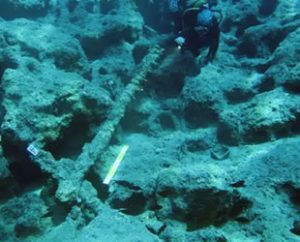 Antalya’da denizin 40-50 metre derinliğinde 10 santimlik kum örtüsüyle kaplı
