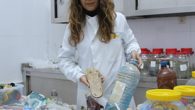 Türkiye’de denizlerde 5 milimetreden daha küçük plastik parçacıklar olan mikroplastik kirliliği araştırıldı. Karadeniz’de kilometrekarede 1 milyonun üzerinde tespit edilen mikroplastikler aralarında hamsi, palamut, mezgit, barbun ve istavrit gibi 12 balık türünde görüldü. RTEÜ Su Ürünleri Fakültesi Mikroplastik Araştırma Grubu denizlerde […]