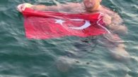 Rekortmen yüzücü Alper Sunaçoğlu, 20 Temmuz Kıbrıs Barış Harekatı’nın yıldönümünde Anamur’dan Girne’ye yüzecek. Rekortmen yüzücü Alper Sunaçoğlu, 20 Temmuz Kıbrıs Barış Harekatı’nın yıldönümü dolayısıyla Mersin’in Anamur ilçesinden Girne’ye yüzmek için sponsor ararken aynı zamanda tüm zamanların rekorunu kırmayı hedefliyor. 47 […]