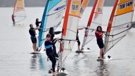 Sırada 420-470, Techno 293, Techno Plus, RS:One Rüzgar Sörfü sınıflarının Milli Takım seçmeleri var Göztepe Spor Kulübü Yelken Şubesi ve Urla Deniz Kulübü ev sahipliğinde düzenlenen TYF 2021 Milli Takım Seçme Yarışları’nın üçüncü haftasında sahneye 420, 470 ile Techno 293, […]