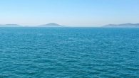 Çevresel Etki Değerlendirmesi, İzin ve Denetim Genel Müdürü Mehrali Ecer, denizleri korumak için çalıştıklarını, 2014 yılından itibaren de “Denizlerde Bütünleşik Kirliliği İzleme Programı”nı hayata geçirdiklerini ve bunu 3’er yıllık dönemlerle yaptıklarını söyledi. Denizlerin sürdürülebilir izlenmesi için ekosistem temelli yaklaşımın benimsendiğinin […]