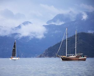 Muğla’nın Marmaris ilçesinde düzenlenen Marmaris MIYC Kış Trofesi Yat Yarışları’nın