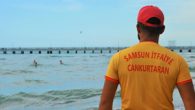 Samsun Büyükşehir Belediyesi İtfaiye Daire Başkanlığı’nda görevli 91 cankurtaran deniz sezonunun açıldığı 1 Haziran’dan bu yana 32 kişiyi boğulmaktan kurtardı. Samsun Büyükşehir Belediyesi, sahillerde sezon açıldığı ilk günden bu yana yoğun bir mesai veriyor. İtfaiye Daire Başkanlığı tarafından sezon öncesi […]