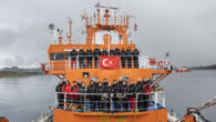 7. Ulusal Antarktika Bilim Seferi kapsamında Antarktika King George Adası’na varan Türk Bilim heyeti ve Türkiye Cumhuriyeti Santiago Büyükelçisi Gülcan Akoğuz King George Adası’nda diplomatik ziyaretler gerçekleştirdi. Cumhurbaşkanlığı himayelerinde, Sanayi ve Teknoloji Bakanlığı uhdesinde, TÜBİTAK MAM Kutup Araştırmaları Enstitüsü koordinasyonunda […]