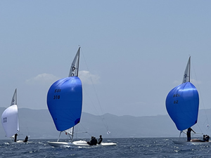 Yelkende 2023 Dragon Dünya Şampiyonası, Muğla’nın Bodrum ilçesinde başladı. Türkiye