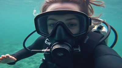 Mesela dalışınız bitmiş. Denge yeleğiniz şişmiş ve tekneye çıkmak için