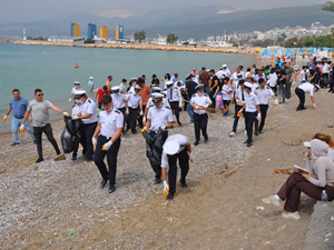 Mersin’in Silifke ilçesinde, sahil ve deniz dibi temizliği gerçekleştirildi. TCSG