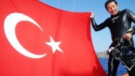   Türkiye’nin Ege ve Akdeniz kıyılarındaki tarihi batıkları, su altı kalıntıları ve doğa güzelliklerinin tanıtılması için Kültür ve Turizm Bakanlığı, Bodrum Kültür ve Sanat Vakfı (BOSAV) ve Panasonic Türkiye işbirliği yaptı. Bu kapsamda, Japonya’nın dünyaca ünlü su altı fotoğrafçısı Masakazu […]