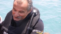 ‘’bir baktım restorantın önündeki akvaryumda duruyor, en fazla 700 gram gelir.. Hemen aldım onu ordan, koydum kovaya, koşarak gidip dalış malzemelerimi aldım, atladığım gibi tekneye doğruca ıstakoz yuvalarının olduğu yere, attım çapayı, atladım denize, ıstakozu koydum yuvaya…’’ RESTORANTLARDAN ISTAKOZ TOPLAYIP […]