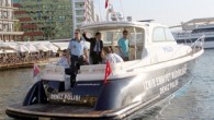 İzmir’de üretilen, sert hava şartlarında dahi denize açılabilen, Rockharbour sınıfı ‘Polis 1’ adlı tekne, İl Emniyet Müdürlüğü Deniz Şubesi bünyesinde hizmete girdi. Amerikan patentiyle üretilen tekneyi tanıtan Emniyet Müdür Yardımcısı Hakan Öge, 13 metre uzunluğunda olduğunu, yüksek hız ve manevra […]