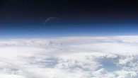 Havanın ısı kaynağı doğrudan güneş enerjisidir. Güneşten gelen ısı enerjisinin %29’u atmosferden yansıyarak geri döner, %19’u atmosfer tarafından geri kalan %52’si yer yüzeyi tarafından emilir. Fakat bu enerjinin büyük bir kısmı ‘’radyasyon’’ yoluyla tekrar uzaya geri döner. Bu radyasyon güneşten […]