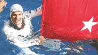 Dünya serbest dalış rekorunu 2009’da 83 metreye taşıyarak ulaşılması güç bir başarıya imza atan milli sporcu Devrim Cenk Ulusoy, Kaş’ta dünyayı yeni bir rekorla tanıştırdı. Dünya Sualtı Sporları Federasyonu (CMAS) tarafından dünyanın ilk “paletsiz ip destekli serbest dalış rekortmeni” olmak […]