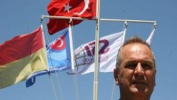 SUALTI Gazetesi’ne verdiği demeçte Murat Kulakac; yunus parklarının kapatılması gerektiğini, yunusların özel terapiden sonra doğal ortamlarına salınması gerektiğini ve ÖZGÜR YUNUSLAR Ortaca Etkinliği’ni desteklediğini bildirdi