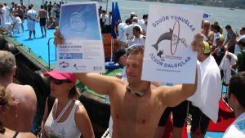 Yıllarca kılımızı kıpırdatmadan ayılara yapılan işkenceyi seyrettik. İnsanınkinden iki bin