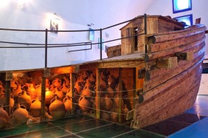 Muğla’nın Bodrum İlçesi’ne bağlı Turgutreis Beldesi’nde “Türkiye’de Sualtı Arkeolojisi” konulu