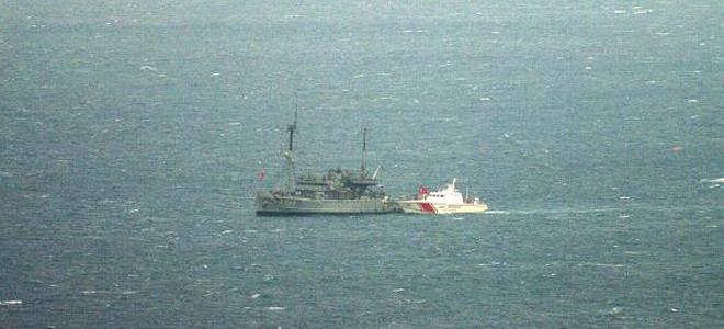 İzmir’in Foça İlçesi yakınlarında denize düşen askeri eğitim uçağını çıkarma