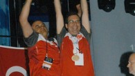 Büyük yatırımlara ve sporculara verilen yüksek primlere rağmen pek çok takım sporunda başarılı olamayan Türkiye, denizin altında yada üstünde yapılan spor branşlarında adından söz ettiriyor. Bireysel olarak uluslar arası yarışmalara katılan hatta antrenman yapacak havuz bile bulamayan 3 sualtı sporcu […]