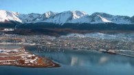 Arjantin’in Ushuaia kenti dünyanın güney ucundaki son yerleşim. Aralık ve ocak ayında bölgede havalar biraz ısınınca Antarktika ve buzul turlarına çıkanların uğrak yeri olan şehir aynı zamanda kruvaziyer limanı. Gezgin Aynur Koç, geçen yıl ocak ayında iki gün konakladığı şehri […]