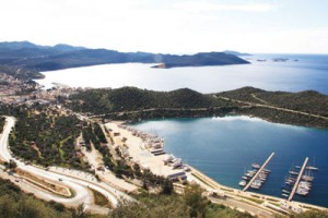 Geçen hafta Kaş’ın güzel insanı Nejat Beşkardeş aradı, “Vedat, bademler