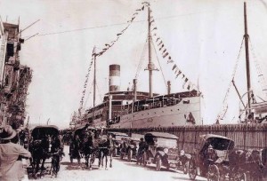 Yıl 1926…Günlerden 12 Haziran…Yer, bugünkü Tophane rıhtımı…Taksilerin yanıbaşında çift atlı