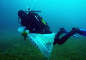 Turizm Haftası etkinlikleri çerçevesinde Kaş Limanı’nda sualtı temizliği yapıldı. Kaş
