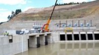 Tokat’ın Niksar ilçesinde Kelkit Irmağı üzerinde yapımı devam eden hidroelektrik santralinde (HES) su altına vinçle beton blok indirirken halatın kopması sonucu suya düşen dalgıç, kayboldu. D-100 karayolunun Niksar-Reşadiye bölümünde Kelkit Irmağı üzerinde kurulan ve yapımı tamamlanmak üzere olan HES’de, su […]