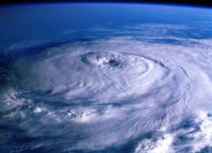 Tropical siklonlar, tropical ve subtropikal kaynaklı alçak basınç sistemleridir. Genel