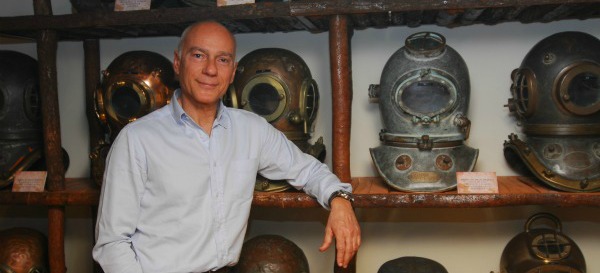 İşadamı Jeff Hakko’nun denize sevdası küçük bir çocukken başlar. Büyükada’da