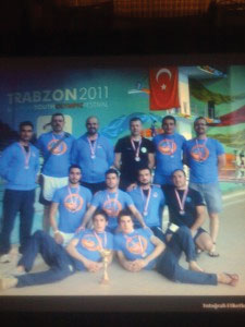 Urla Belediye Sporun bir Sualtı Rugby Takımının olduğunu ve bu