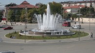 Sivas Valisi Ali Kolat ve protokol üyeleri, Cumhuriyet Üniversitesi’nin (CÜ) yarı olimpik yüzme havuzunda stres attı. Vali Ali Kolat, hayatında ilk kez tüp ile suya dalış yaptı. Sivas Valisi Ali Kolat ve il protokolü sabah sporunda buluştu. Cumhuriyet Üniversitesi yerleşkesinde […]