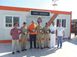 Federasyonumuz,Ayvalık Sahil Güvenlik Komutanlığı’na başarılı çalışmalarından dolayı plaket takdiminde bulunmuştur.