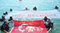 İSTANBUL (İHA) – Milli yüzücü ve profesyonel dalgıç eski Devlet Bakanı Kürşad Tüzmen, Beylikdüzü sahilinde sualtında kalma dünya rekortmeni Cem Karabay ile Türk bayrağı açtı. Beylikdüzü 1. Sahil Festivali kapsamında ilçeye gelen eski Devlet Bakanı Kürşad Tüzmen, dalgıçlarla birlikte denize […]