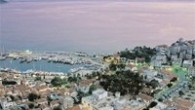 Likya’nın tarihi liman kenti Kaş, şimdilerin popüler tatil beldesi. Tiyatro, opera ve bale sanatçılarının yaz sığınağı, gizli cenneti, artık bir çoğumuzun “sürekli gidilecek, görülecek”’ yerlerinden biri oldu. Dalaman Havaalanı’ndan Kaş’a 2 saatte güzel Akdenizin yenilenmiş otoyollarından varıyorsunuz. Kaş’a 20 kilometre […]