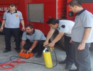 Yangınlar ve trafik kazalarına müdahale eden Çanakkale İtfaiye Müdürlüğü, hizmet