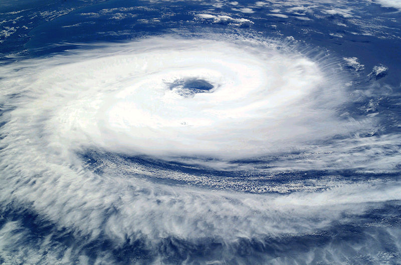 Bir tropikal storm meydana geldiğinde başvurulacak en emniyetli metod, stormdan