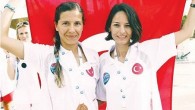 Antalya’daki Avrupa Şampiyonası’nın dalışta tek nefeste hareketsiz en uzun kalma dalında Çan’da görevli beden eğitimi öğretmenlerinden Bilge Çingigiray ikinci, Derya Can Pamuk da üçüncü oldu. Pamuk, yüzerken nefes tutma dalında da beşinciliği aldı. Dünya şampiyonasında rekor hedefleyen iki öğretmen en […]