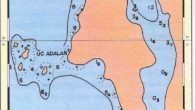 Karaburun yarımadası batısı (38 32 45N, 26 22 10E) mevkiinde yer alan tabi bir limandır. Topografik yapısı nedeniyle liman girişi belirgin değildir. Limanı oluşturan oluşturan tabi mendirek durumundaki yarım adanın batısında yer alan su üstü kayaları üçadalar limanı belirleyen maddedir. […]