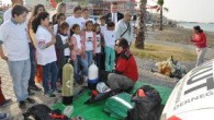 AKUT İzmir Güzelbahçe Kent Konseyi ve İzmir Rotaract Güzelbahçe işbirliğiyle ‘Temiz Tut, Kirletme Kentini! Hem Doğayı Korursun Hem Kendini’ sloganıyla bir etkinlik düzenlendi. Etkinlikte AKUT İzmir dalgıçları Güzelbahçe İskelesi çevresinde dalış yaparak denizdeki zararlı atıkları topladı. EÇEV öğrencileri ve İzmir […]