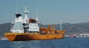 İzmit Körfezi, 6 yıldır tehlike saçan LPG yüklü gemiden kurtuluyor.
