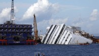 İtalya’da 32 kişinin yaşamını yitirdiği Costa Concordia kazasının sorumluları hakim karşısına çıkıyor. Grosseto kentinde yapılan duruşmaya geminin kaptanı Francesco Schettino’nun da aralarında bulunduğu altı sanığın katılması bekleniyor. Geminin sahibi Costa Crociere şirketi ile kazanın mağdurları arasındaki tazminat görüşmeleri sürüyor: “Bildiğimiz […]