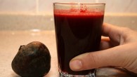 İngiltere’deki Barts ve Londra Tıp Fakültesi’nden bilim adamlarının yaptığı araştırma, günde bir bardak pancar suyu (250 ml) içenlerin yüksek tansiyonunun normal seviyeye indiğini gösterdi. Kırmızı pancar suyunun etkisinin en fazla içildikten 3-6 saat sonra görüldüğü belirtildi. Araştırmacılar, pancarda bulunan nitratın […]