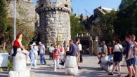 2005 yılının Mayıs ayında müzede 27 yıl müdürlük yapan Oğuz Alpözen’in emekli olmasının ardından, müdür vekili olarak arkeolog Yaşar Yıldız görevlendirildi. Kültür ve Turizm Bakanlığı, aldığı kararla müze müdürlüğüne Bursa İslam Eserleri Müzesi Sorumlusu Emel Özkan’ı atadı. Yaşar Yıldız ise […]