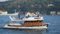 İstanbul Boğazı’nda gündüz ve gece için belirlenen desibel sınırlarını aşarak gürültüye neden olan balıkçı ve gezi tekneleri, yat, motor gibi araçlara 2 bin lira cezai işlem uygulanacak.Çevre ve Şehircilik Bakanı Erdoğan Bayraktar, İstanbul’da vatandaşların artan şikayetleri üzerine gürültü kirliliği denetimlerine […]