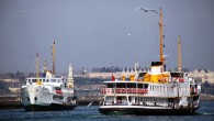 Günde ortalama 150 bin yolcu taşıyan İstanbul’un vapurları 3 Haziran Pazartesi gününden itibaren yaz sezonu için düzenlenen tarifeye geçiyor. Yeni tarifeyle Boğaziçi ve Adalar hatlarındaki seferler arttırılırken, vapur hatları yolcu talebine bağlı olarak ilave seferlerle güçlendirilecek. Yaz tarifesi öncesinde ek […]