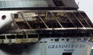 Grandeur of the Seas adlı lüks yolcu gemisi cuma günü