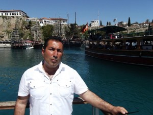 Kaleiçi Yat Limanı’nda faaliyet gösteren günübirlik tur tekne işletmecileri sorunların