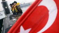 Gölcük Deniz Üssünde demirli TCG Sakarya Denizaltısı personeli, “hareket hazırlığı”, “dalış” ve “torpido atışı” faaliyetlerini AA için gerçekleştirdi, personel, hazırlık çalışmaları, alarm ve savaş vaziyetlerini gösterdi. AA muhabirleri, denizaltı gemisindeki yaşam koşullarına da tanıklık etti. TSK bünyesinde, 6’sı “Ay”, 4’ü […]